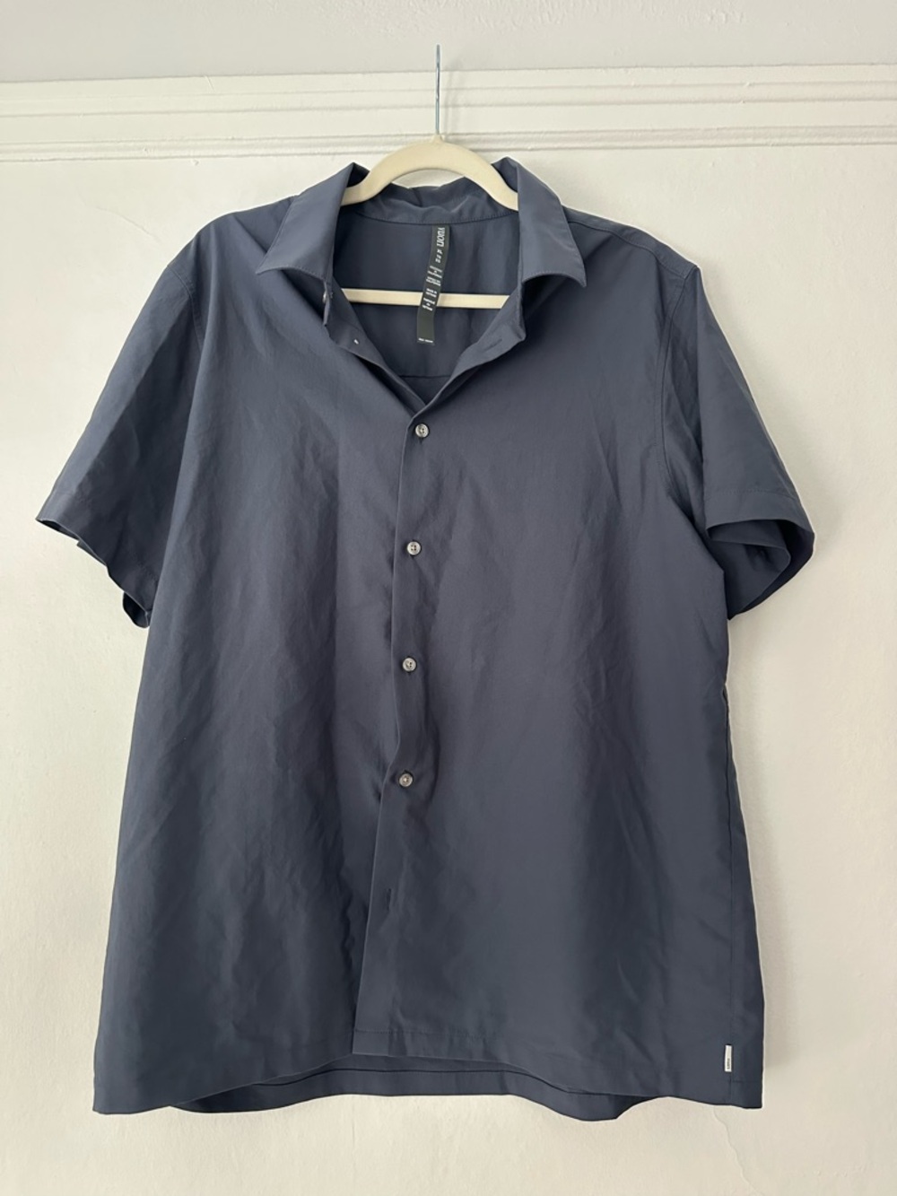 Vuori Button Down Short Sleeve Shirt